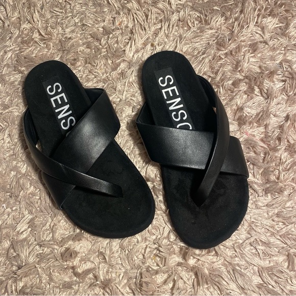 SENSO | Dina black leather crossover sandal - Picture 1 of 6